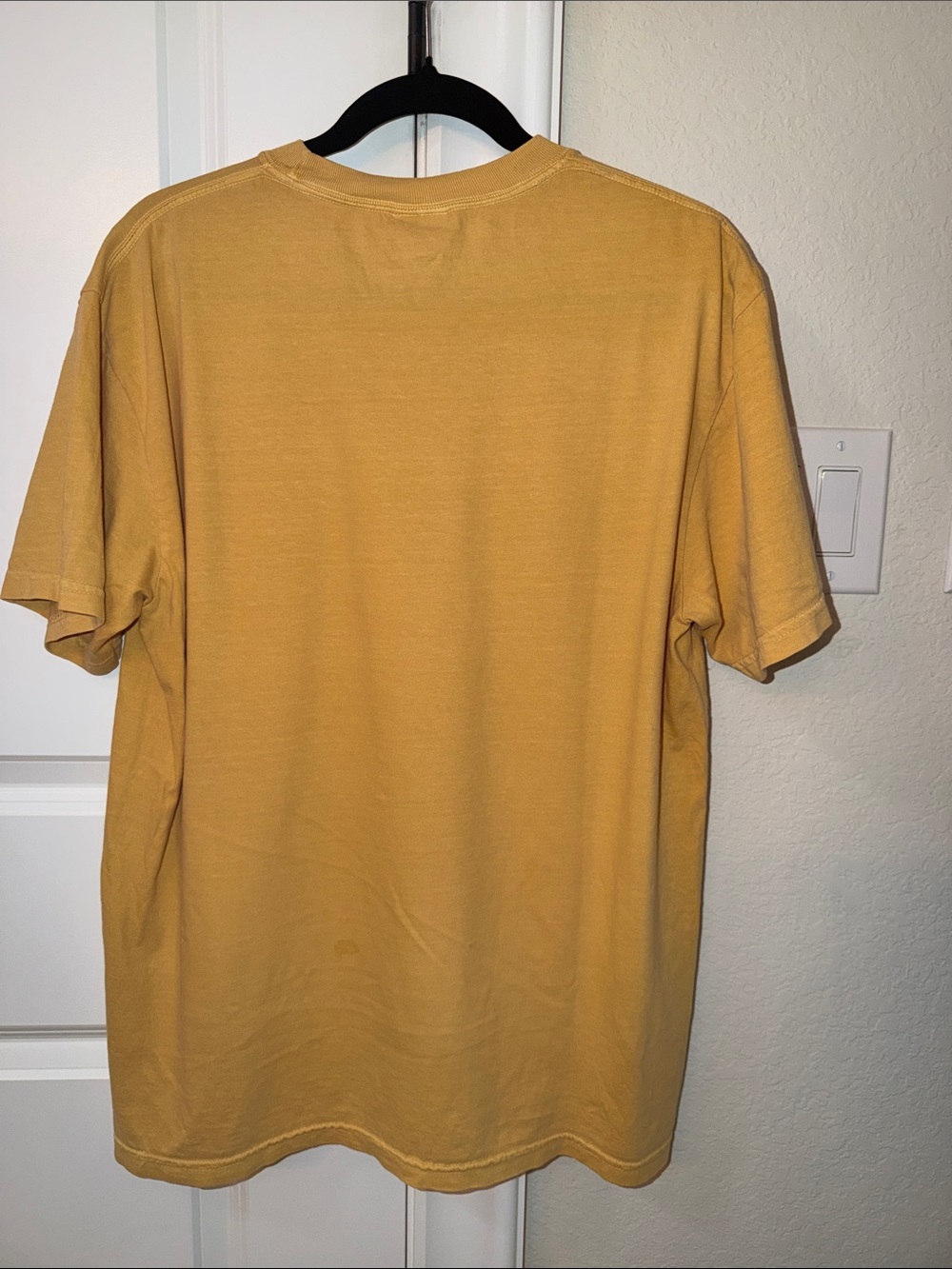 Comfort Colors Texas Chica Women’s Graphic Tee, Mustard NWOT - Picture 2 of 4